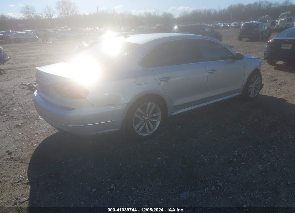 2016 VOLKSWAGEN PASSAT VIN: 1VWCT7A35GC011006