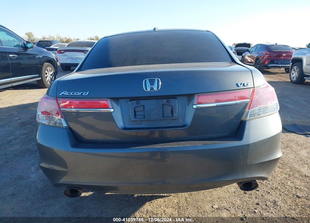2011 HONDA ACCORD VIN: 1HGCP3F81BA019937