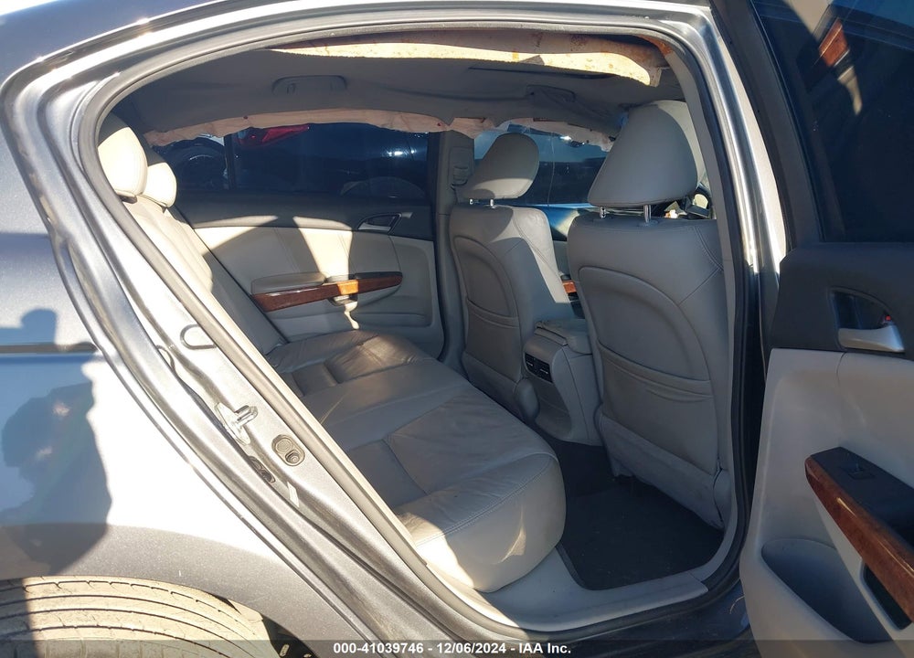 2011 HONDA ACCORD VIN: 1HGCP3F81BA019937