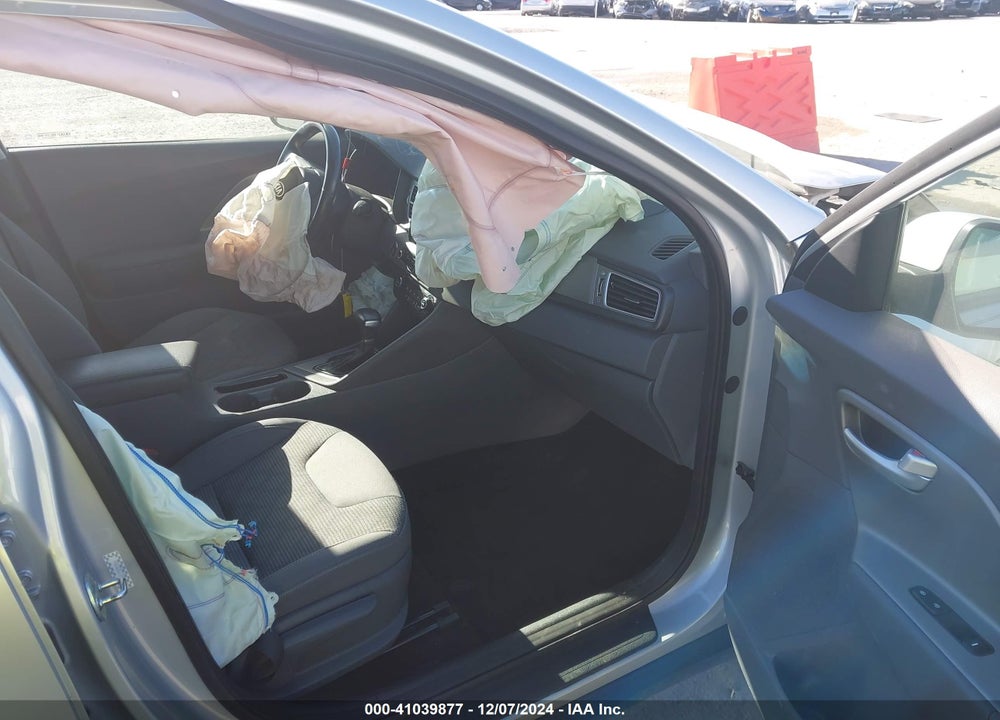 2017 KIA NIRO LX VIN: KNDCB3LC7H5084038