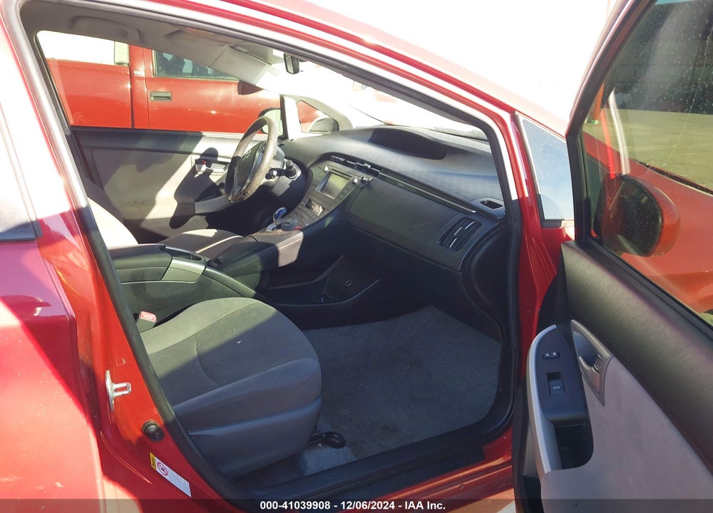 2013 TOYOTA PRIUS TWO VIN: JTDKN3DU0D1618153
