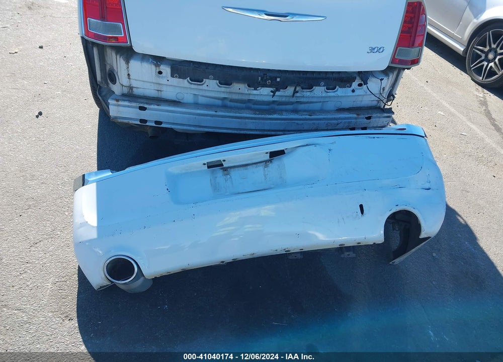 2011 CHRYSLER 300 LIMITED VIN: 2C3CA5CG8BH580312