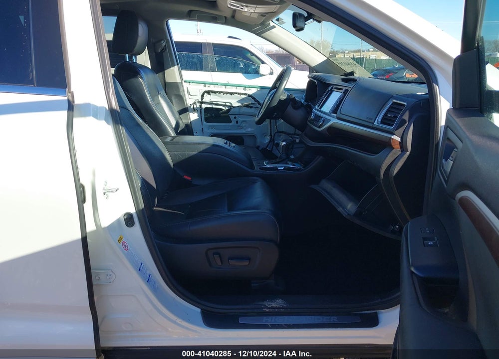 2016 TOYOTA HIGHLANDER HYBRID LIMITED PLATINUM V6 VIN: 5TDDCRFH4GS017756