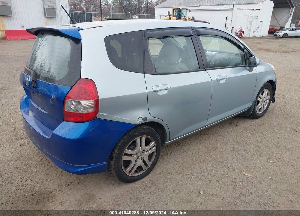 2007 HONDA FIT VIN: JHMGD38457S020382