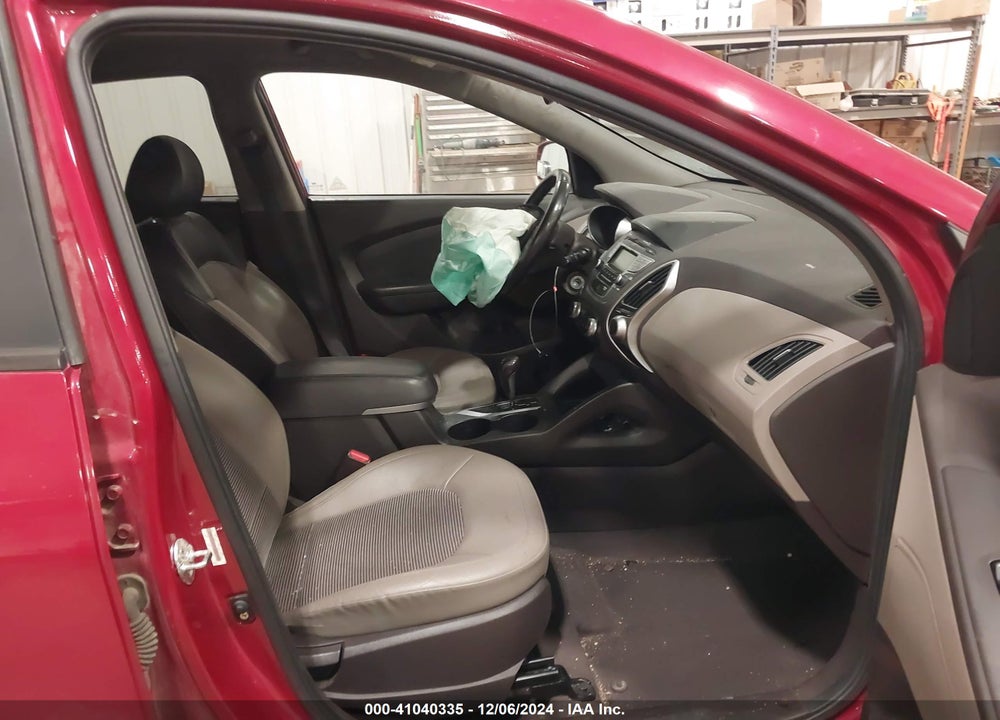 2010 HYUNDAI TUCSON GLS VIN: KM8JUCAC8AU032803