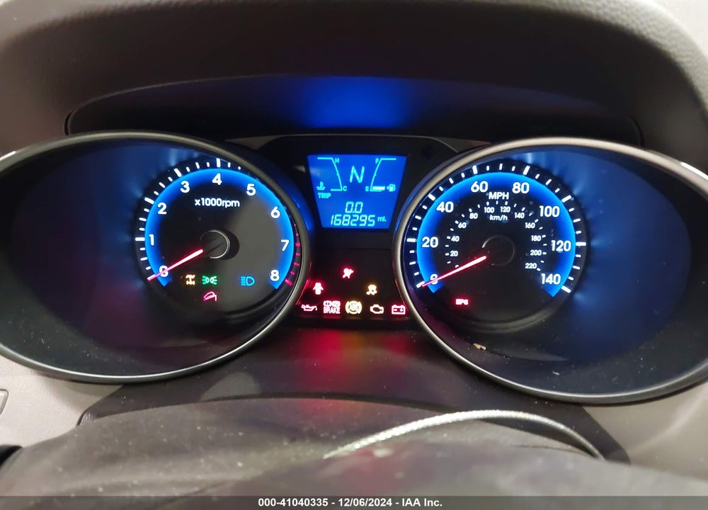 2010 HYUNDAI TUCSON GLS VIN: KM8JUCAC8AU032803