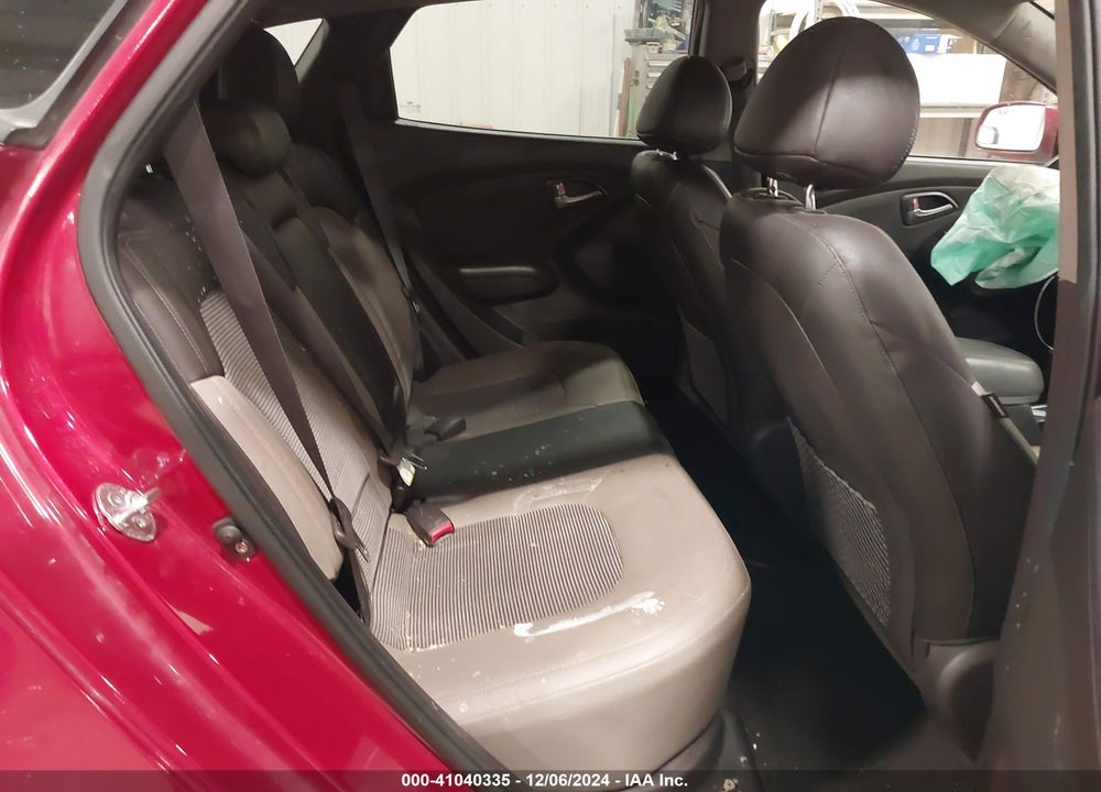 2010 HYUNDAI TUCSON GLS VIN: KM8JUCAC8AU032803