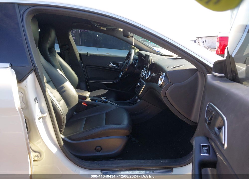 2014 MERCEDES-BENZ CLA 250 4MATIC VIN: WDDSJ4GB4EN132098