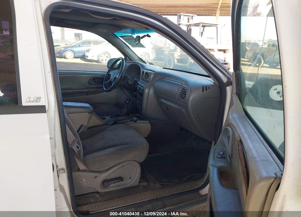2004 CHEVROLET TRAILBLAZER LS VIN: 1GNDT13S442341382
