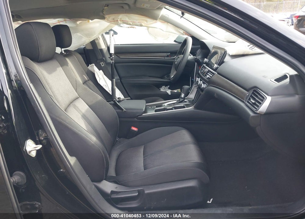 2018 HONDA ACCORD VIN: 1HGCV1F40JA122904