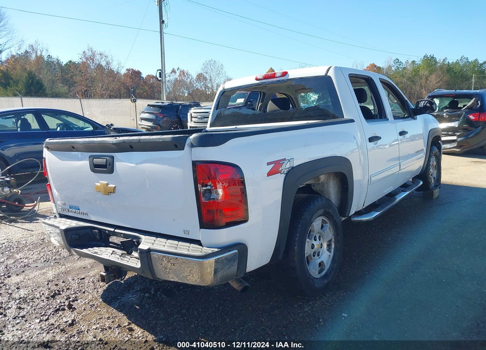 2011 CHEVROLET SILVERADO 1500 LT VIN: 3GCPKSE30BG148011