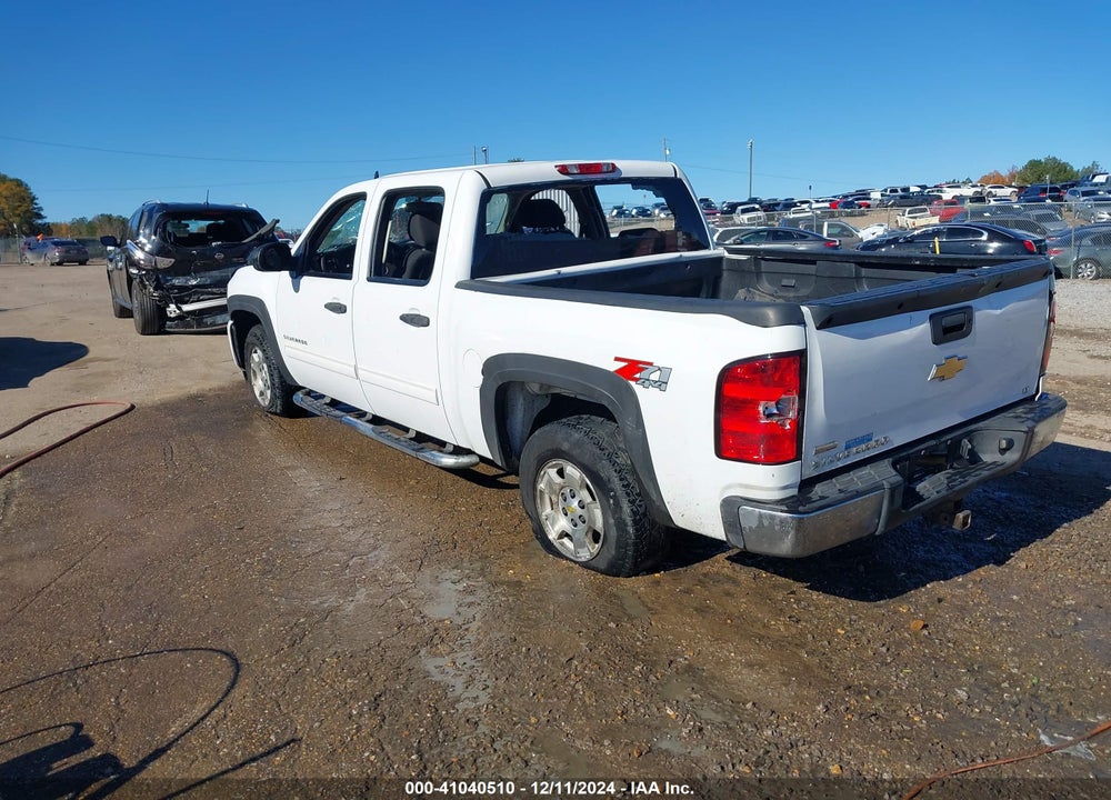 2011 CHEVROLET SILVERADO 1500 LT VIN: 3GCPKSE30BG148011