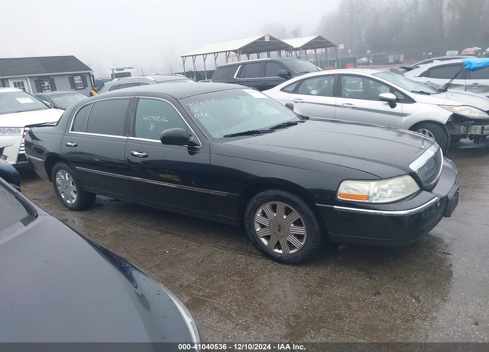 2010 LINCOLN TOWN CAR EXECUTIVE L VIN: 2LNBL8EV9AX626373