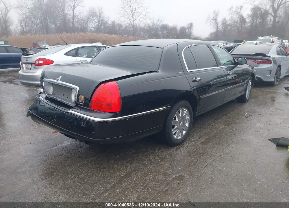 2010 LINCOLN TOWN CAR EXECUTIVE L VIN: 2LNBL8EV9AX626373