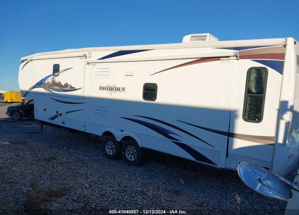 2011 HEARTLAND BIGHORN VIN: 5SFBG3820BE234928