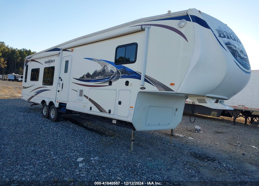 2011 HEARTLAND BIGHORN VIN: 5SFBG3820BE234928