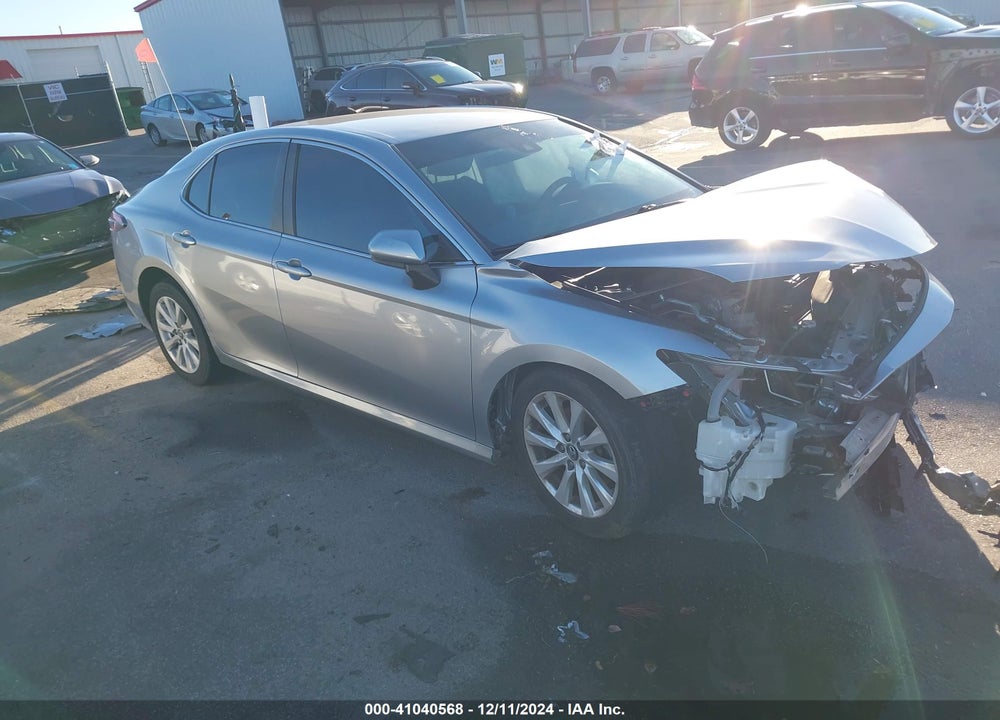2018 TOYOTA CAMRY LE VIN: 4T1B11HKXJU081998