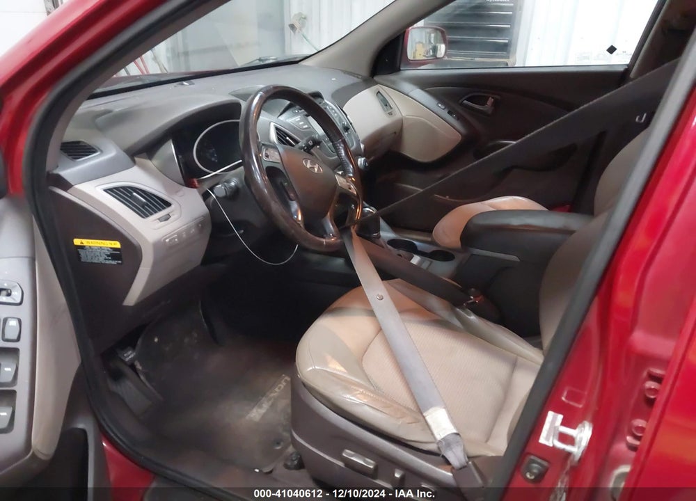 2014 HYUNDAI TUCSON SE VIN: KM8JUCAG1EU790782