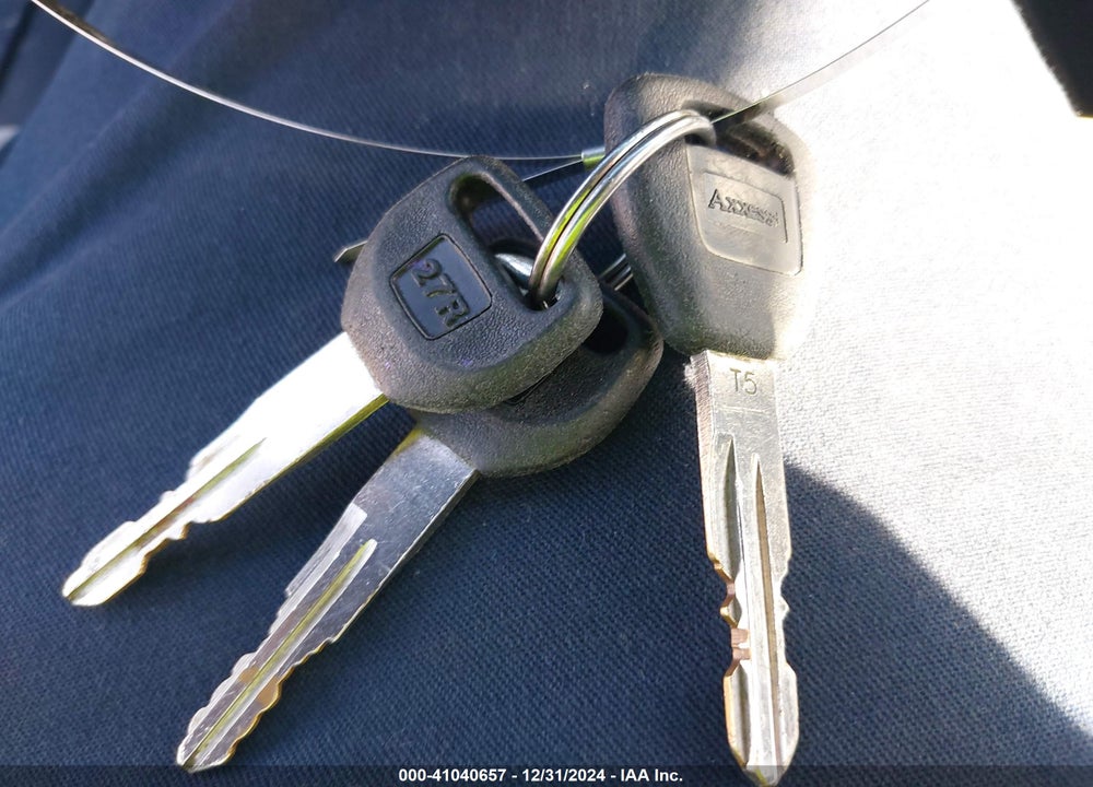 2002 HONDA ACCORD 2.3 VP VIN: 1HGCF86692A058760