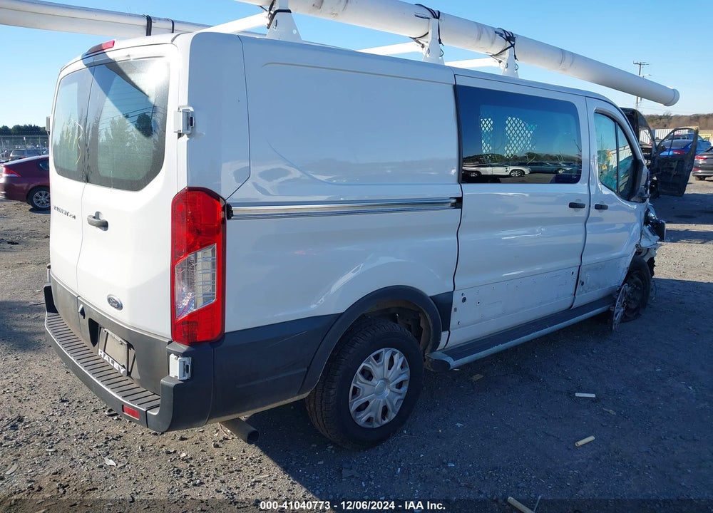 2022 FORD TRANSIT-250 CARGO VAN VIN: 1FTBR1Y82NKA38923