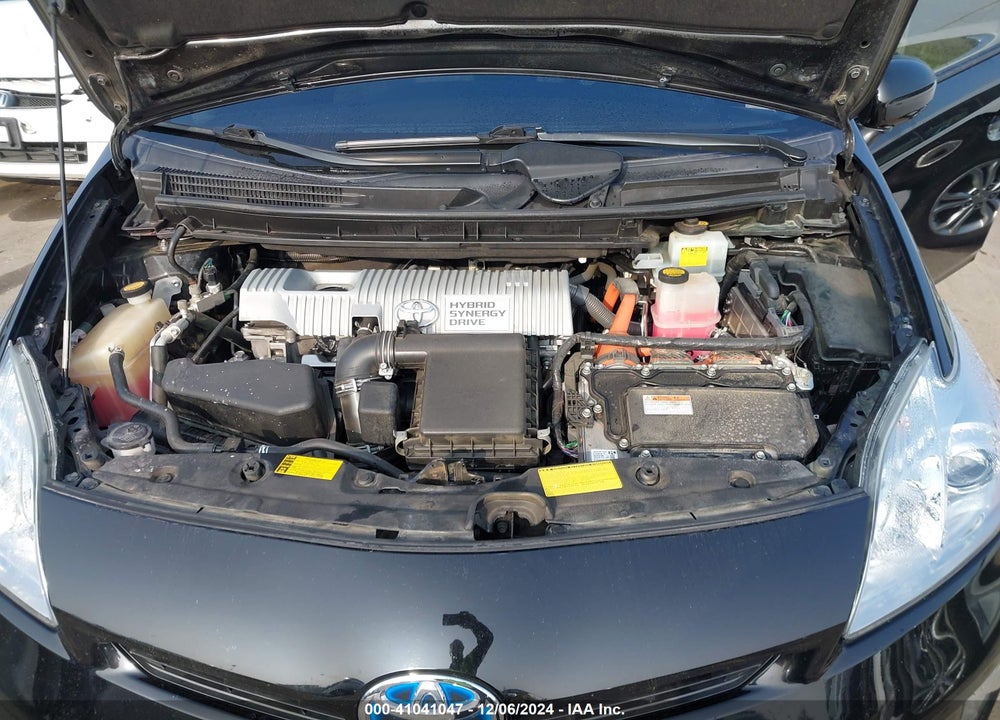 2013 TOYOTA PRIUS TWO VIN: JTDKN3DUXD1722617
