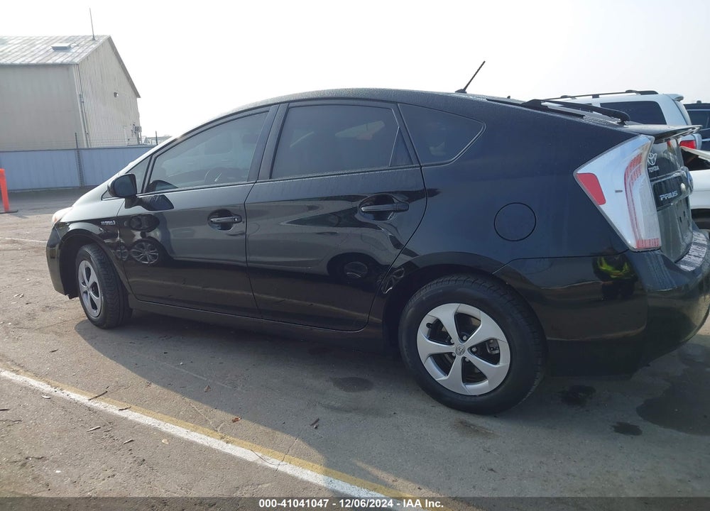2013 TOYOTA PRIUS TWO VIN: JTDKN3DUXD1722617