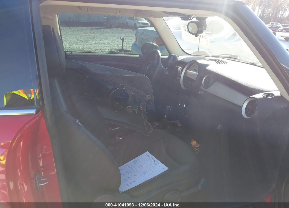 2013 MINI HARDTOP COOPER VIN: WMWSU3C51DT685617