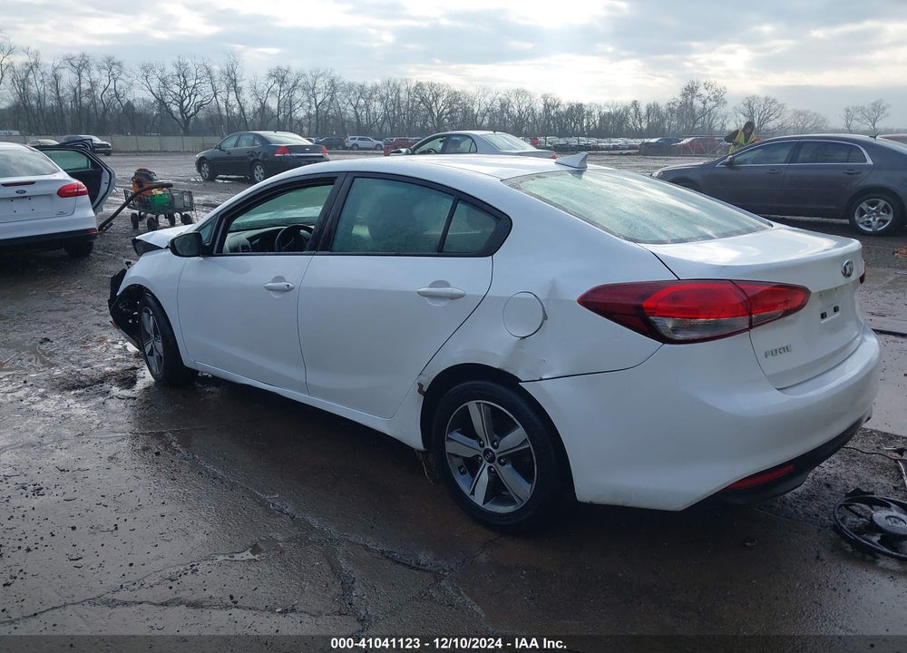 2018 KIA FORTE LX VIN: 3KPFL4A71JE256337