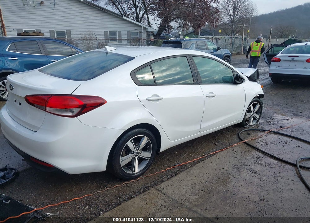 2018 KIA FORTE LX VIN: 3KPFL4A71JE256337