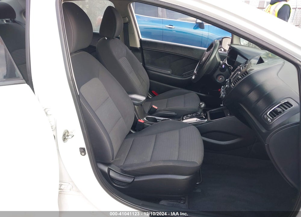 2018 KIA FORTE LX VIN: 3KPFL4A71JE256337