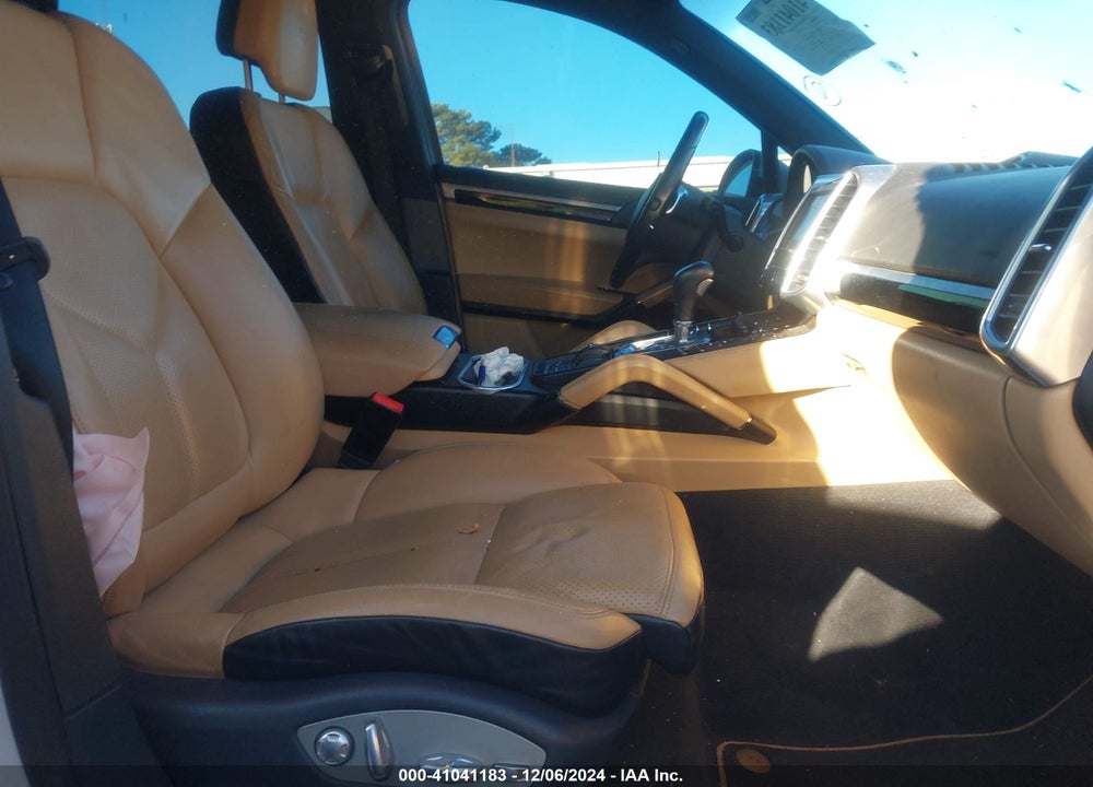 2014 PORSCHE CAYENNE PLATINUM EDITION VIN: WP1AA2A22ELA95369
