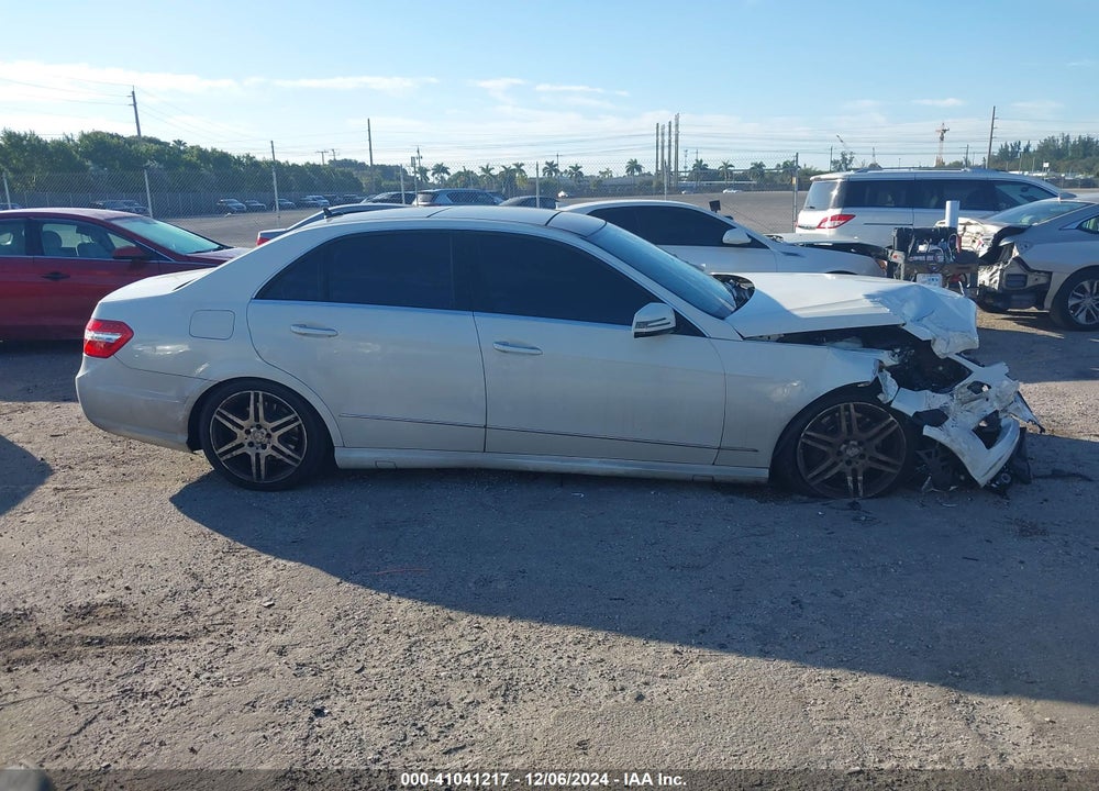 2010 MERCEDES-BENZ E 550 4MATIC VIN: WDDHF9AB1AA166910