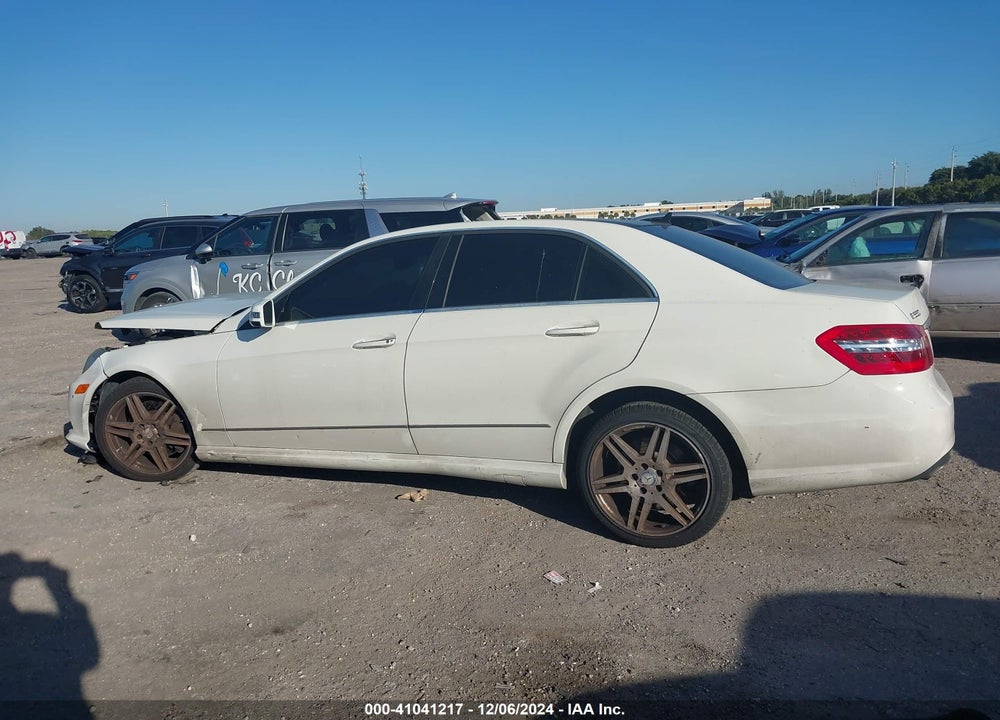 2010 MERCEDES-BENZ E 550 4MATIC VIN: WDDHF9AB1AA166910