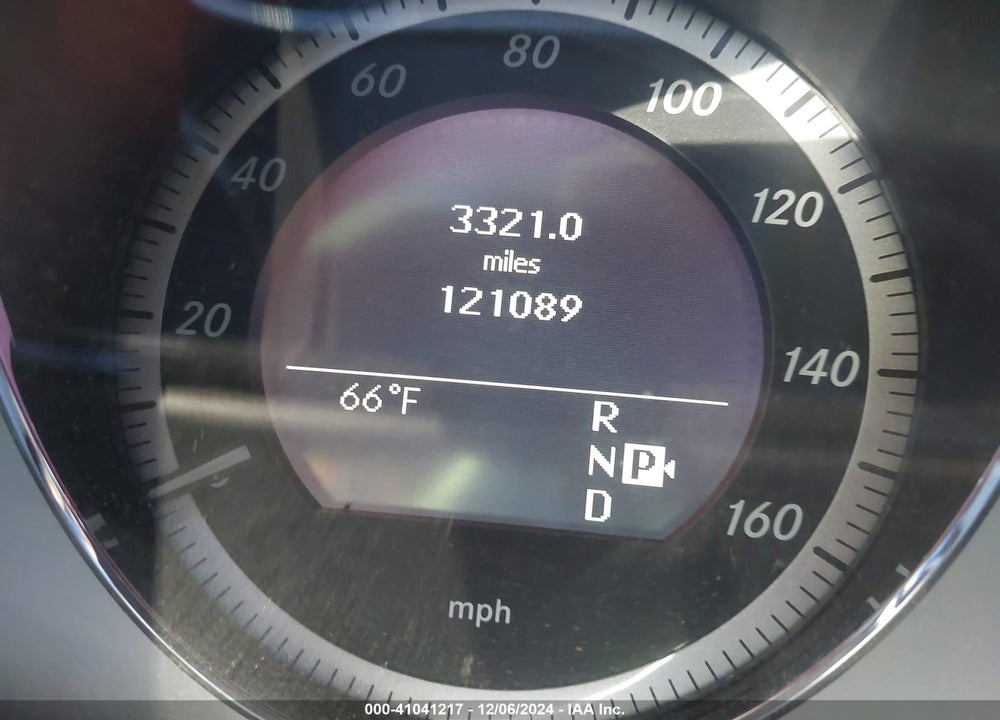 2010 MERCEDES-BENZ E 550 4MATIC VIN: WDDHF9AB1AA166910