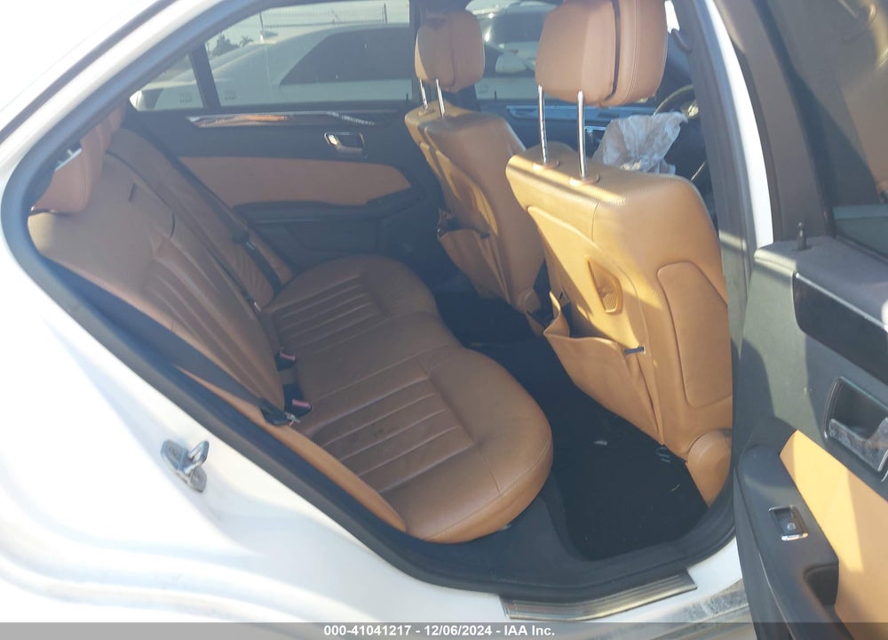 2010 MERCEDES-BENZ E 550 4MATIC VIN: WDDHF9AB1AA166910