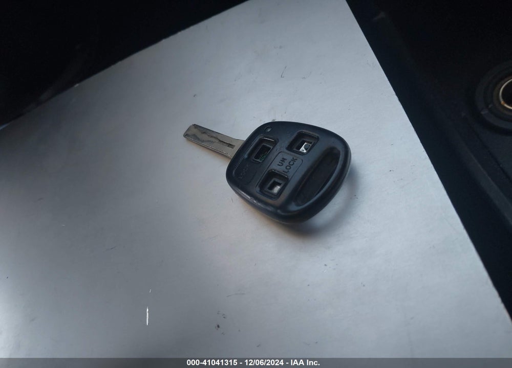 2001 LEXUS IS 300 VIN: JTHBD182810029349