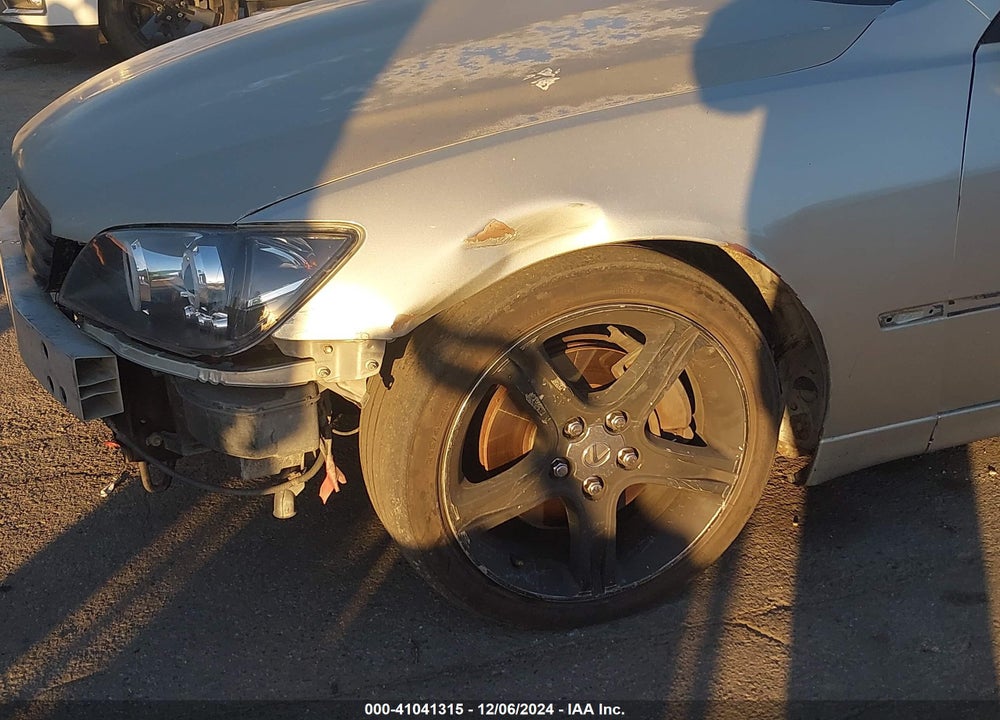 2001 LEXUS IS 300 VIN: JTHBD182810029349