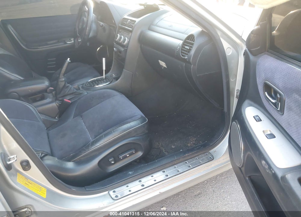 2001 LEXUS IS 300 VIN: JTHBD182810029349
