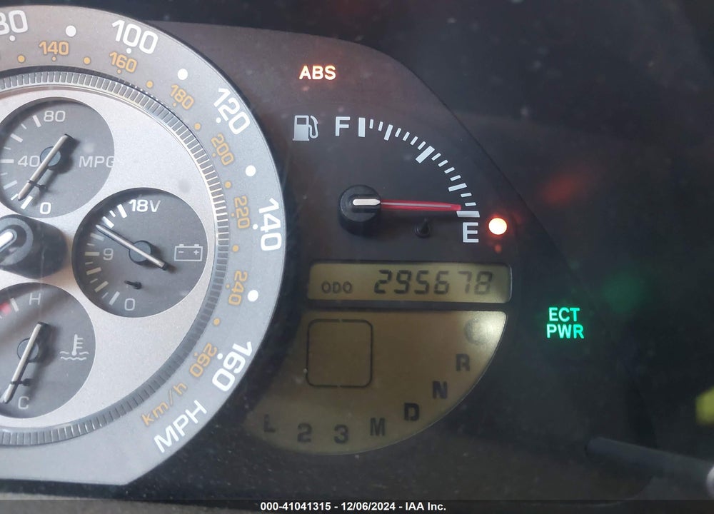 2001 LEXUS IS 300 VIN: JTHBD182810029349