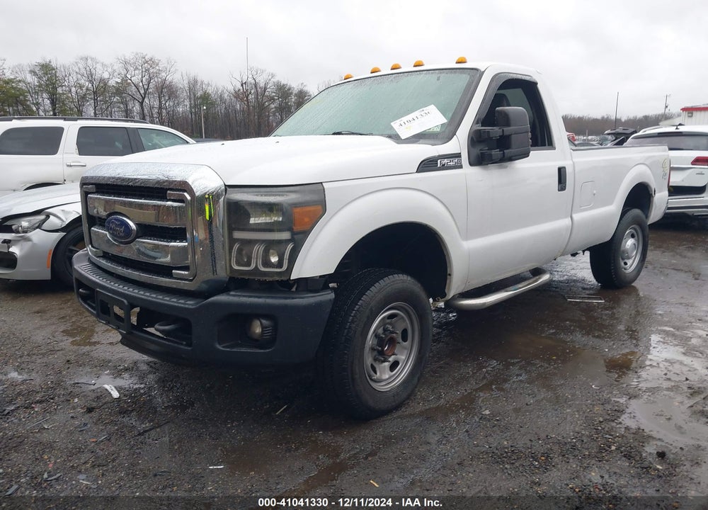 2011 FORD F-250 XL VIN: 1FTBF2B60BEB82471