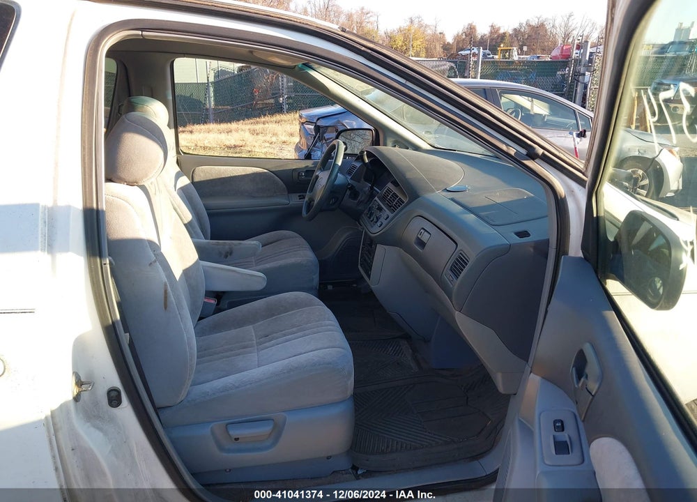 1999 TOYOTA SIENNA LE VIN: 4T3ZF13C6XU156616