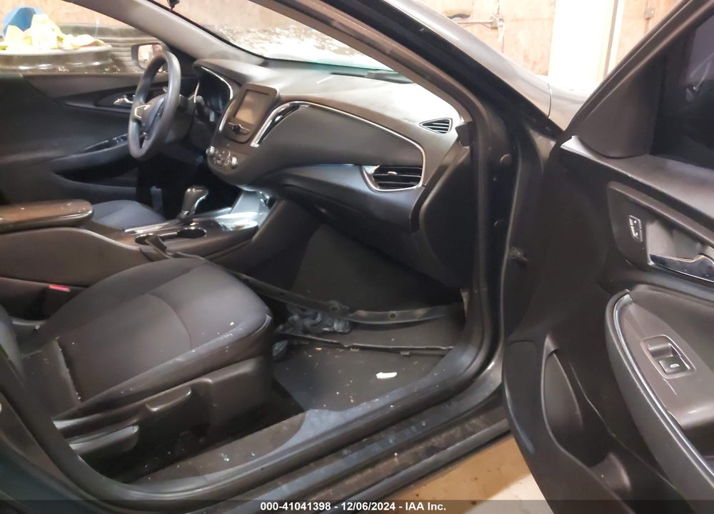 2018 CHEVROLET MALIBU LT VIN: 1G1ZD5ST0JF184282