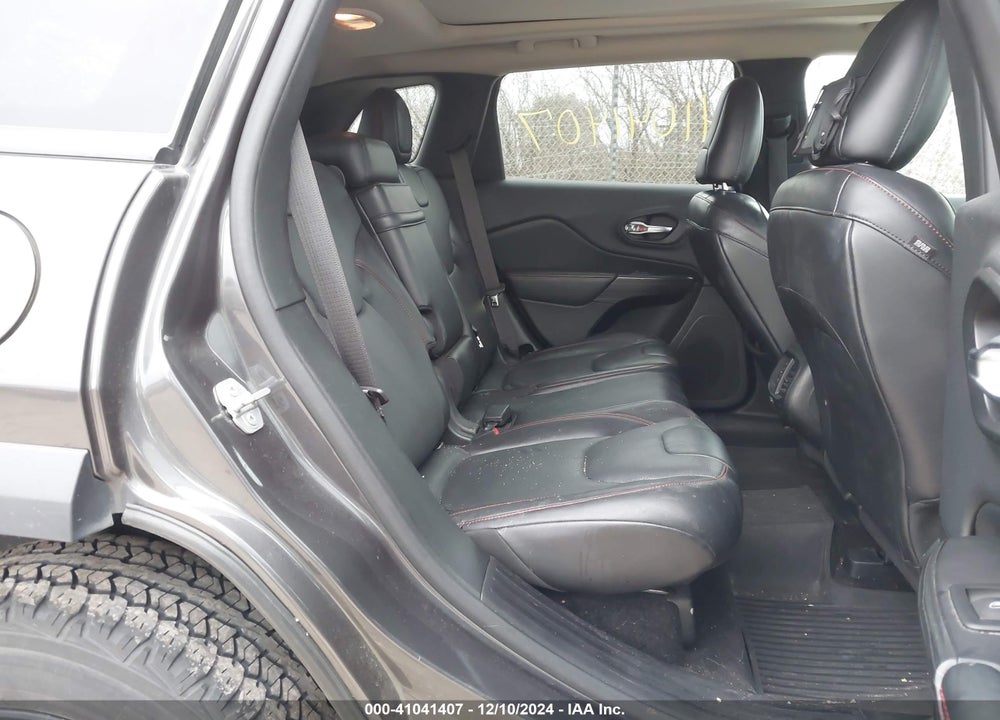 2015 JEEP CHEROKEE TRAILHAWK VIN: 1C4PJMBS5FW502302