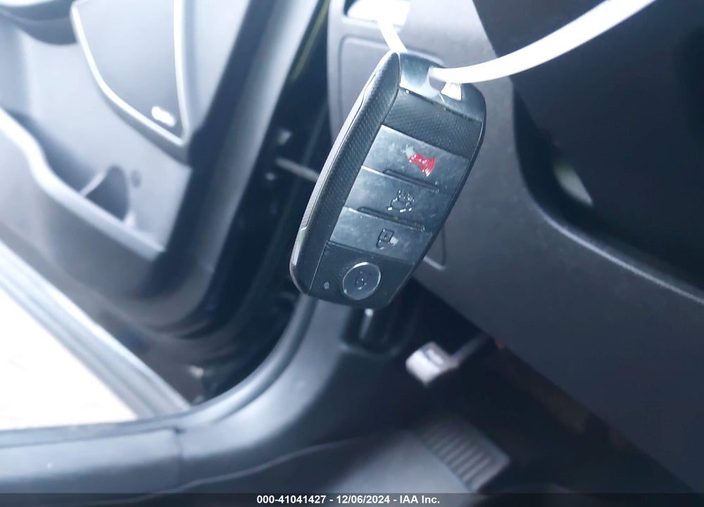 2016 KIA SORENTO 3.3L SXL VIN: 5XYPK4A58GG067007
