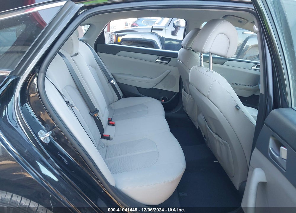 2017 HYUNDAI SONATA SE VIN: 5NPE24AF5HH558158