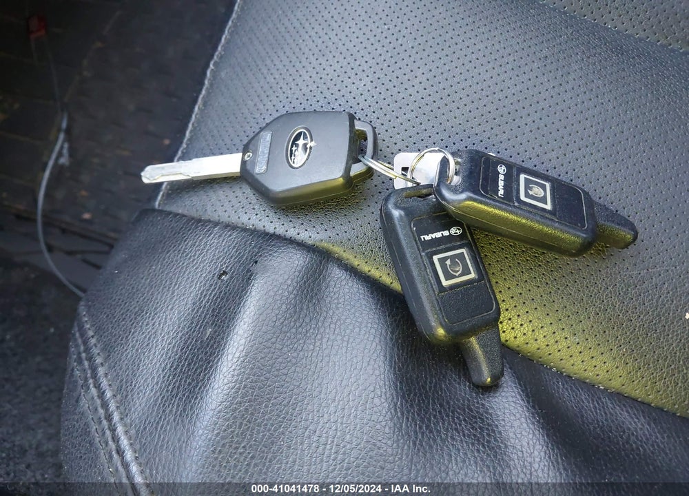 2014 SUBARU LEGACY 3.6R LIMITED VIN: 4S3BMDN63E2014276