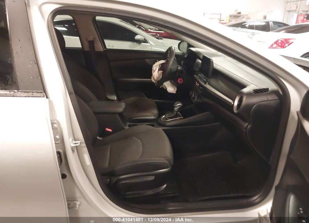 2020 KIA FORTE LXS VIN: 3KPF24AD8LE147644