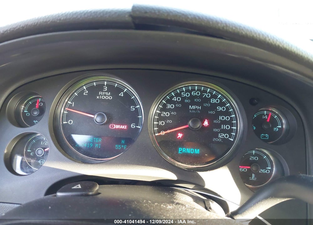 2010 GMC YUKON SLT VIN: 1GKUKCE0XAR242138