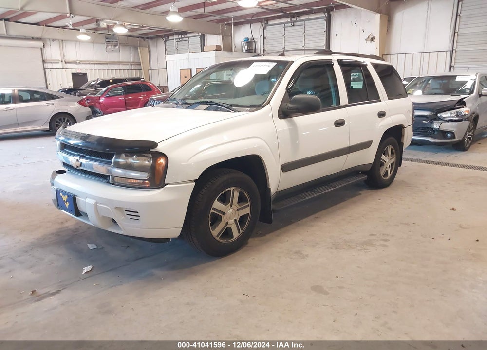 2005 CHEVROLET TRAILBLAZER LS VIN: 1GNDT13S052201220