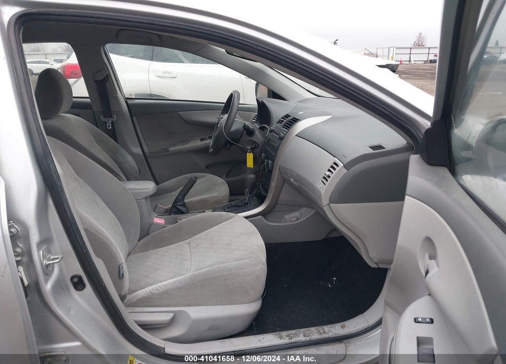 2009 TOYOTA COROLLA LE VIN: JTDBL40E499051884